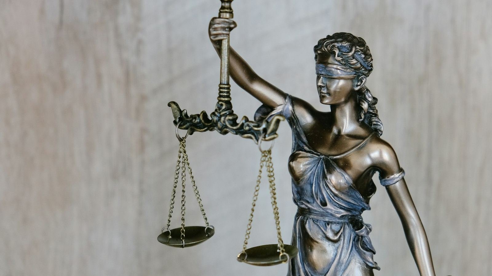 Statue of Lady Justice holding the scales